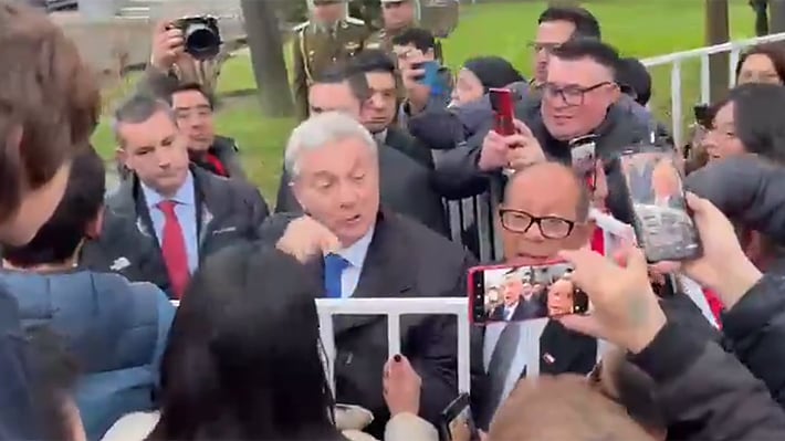 Incidente en Villarrica: Mujer increpa al Presidente Kast y es detenida por orden vigente