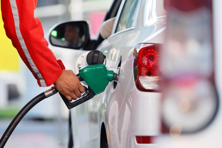 Enap anuncia significativa baja en el precio de los combustibles