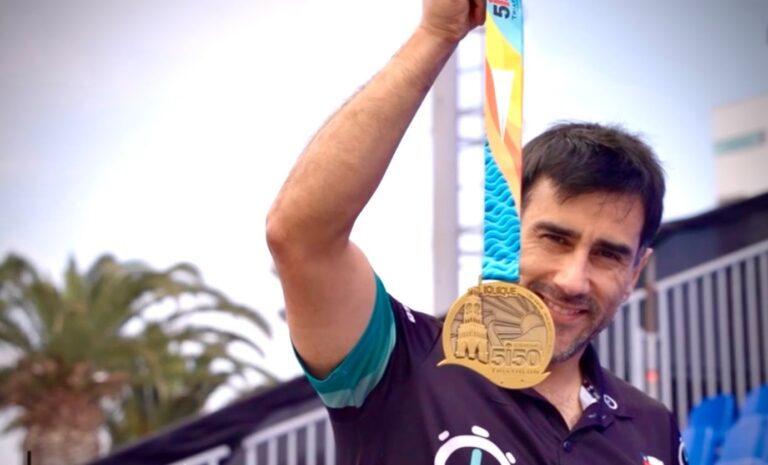 Triatletas curicanos brillan en la primera edición del Ironman 5150 en Iquique