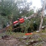 Fuertes vientos provocan el colapso de antenas de radio y televisión en el cerro Condell de Curicó