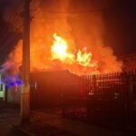 Incendio afecta a tres viviendas y deja seis damnificados en Curicó