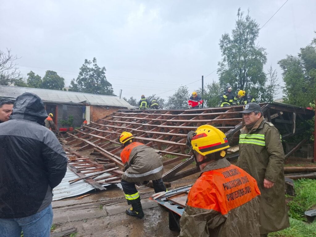 Temporal destruye techumbre de cuartel de Bomberos en Talca: "Vimos con dolor cómo se cayó"