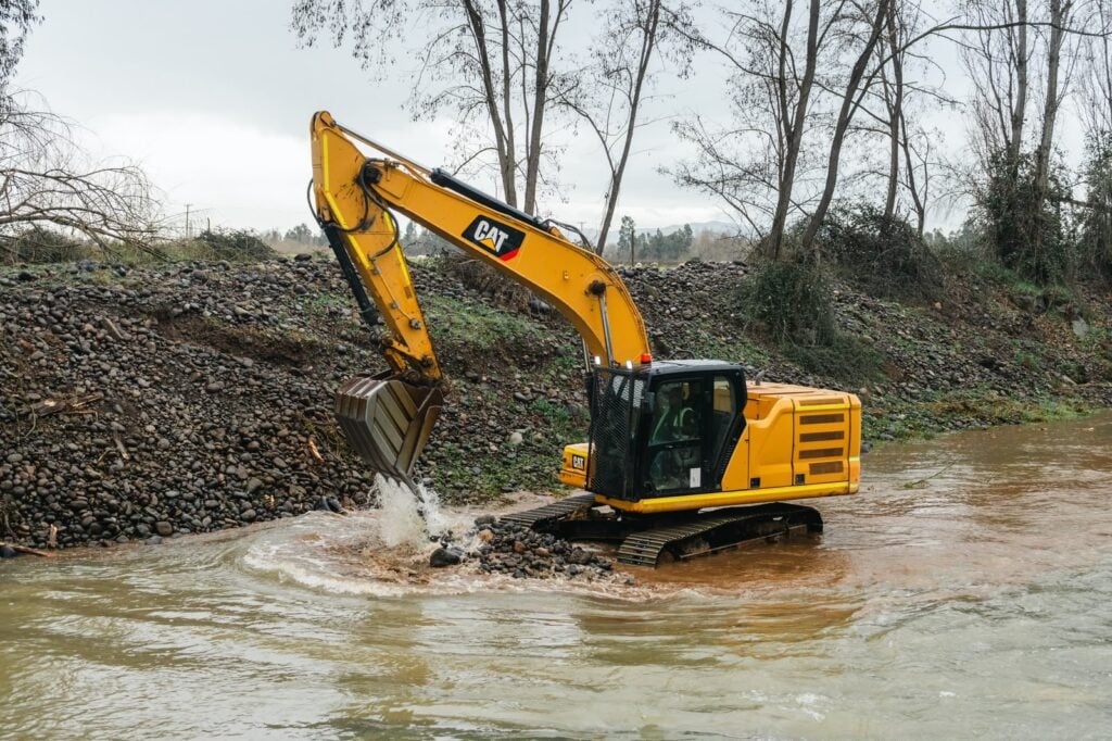 Inspeccionan obras en estero Chequenlemillo para mitigar riesgo de inundaciones en Curicó