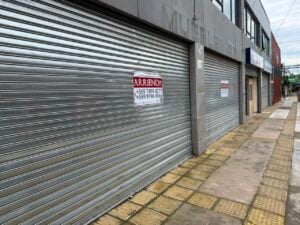 Preocupación en el comercio local: Advierten sobre el cierre masivo de locales en el centro de Curicó