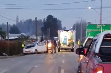 Dos niños lesionados tras violenta colisión y atropello en paradero rumbo a Cumpeo