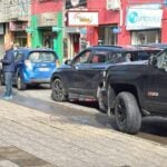 Colisión múltiple en el centro de Curicó deja dos lesionados y genera críticas por permisos de estacionamientos
