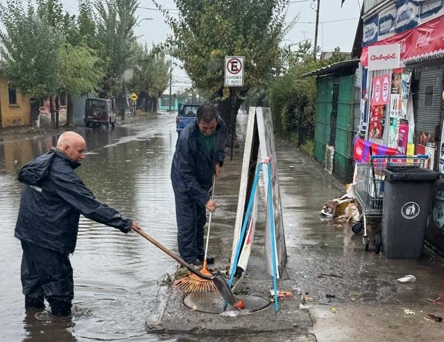 Emergencias Curicó llama a tomar precauciones ante inminente ola de frío y lluvias