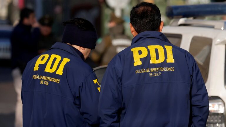 Detienen a sujeto vendiendo drogas en las afueras del cuartel de la PDI en Linares