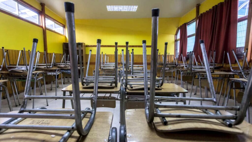 Clases suspendidas este lunes 27 de julio en diversas comunas del país por sistema frontal