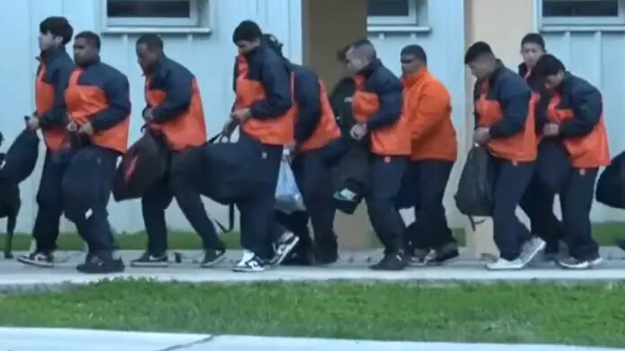 Cazuela, strogonoff y alto aporte proteico: El menú que recibirán los internos en la cárcel La Laguna
