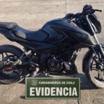 Joven de 18 años es detenido en Teno por conducir una motocicleta robada en Santiago
