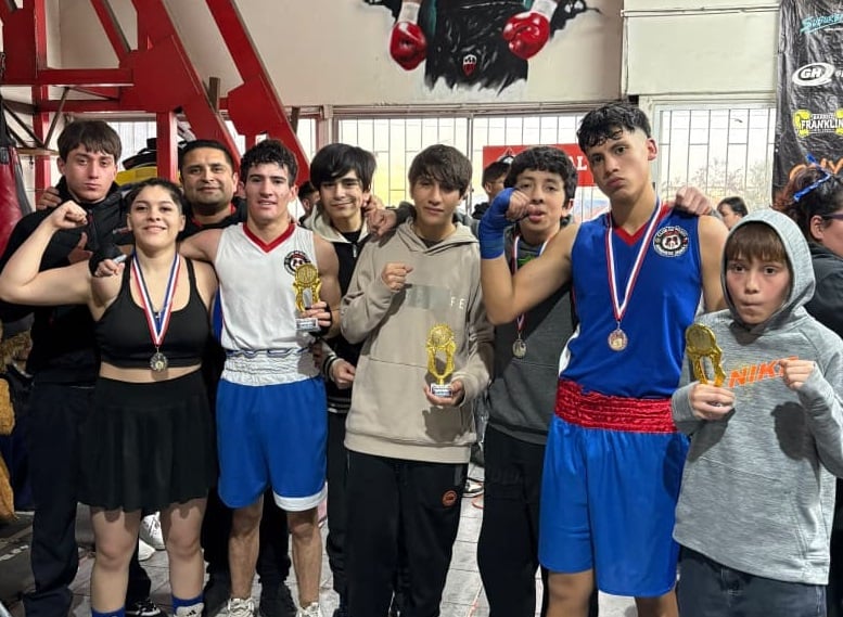 Club Rendirse Jamás brilla en Santiago en competencia boxeril