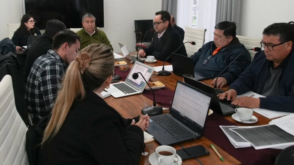 Alcalde de Teno reconoce reunión con empresa de recolección de basura en pleno proceso de licitación