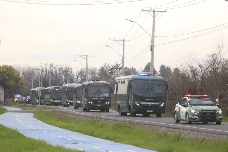 Operación Cancerbero: Trasladan a nuevo grupo de internos desde Curicó hacia la nueva cárcel La Laguna de Talca