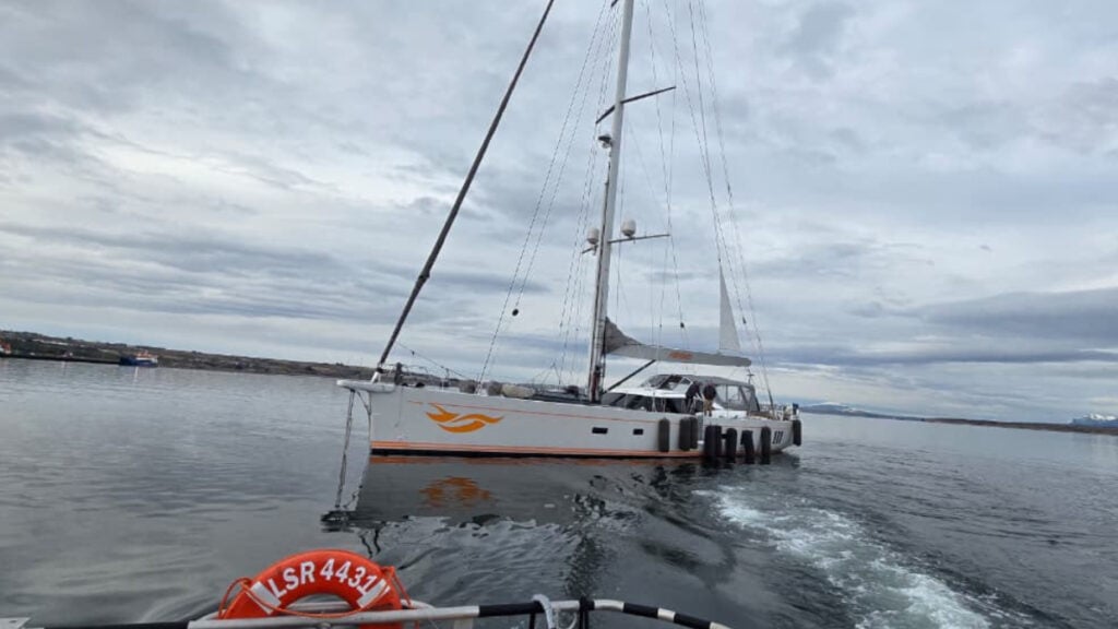 Yate británico incautado en Puerto Natales por operar turismo ilegal