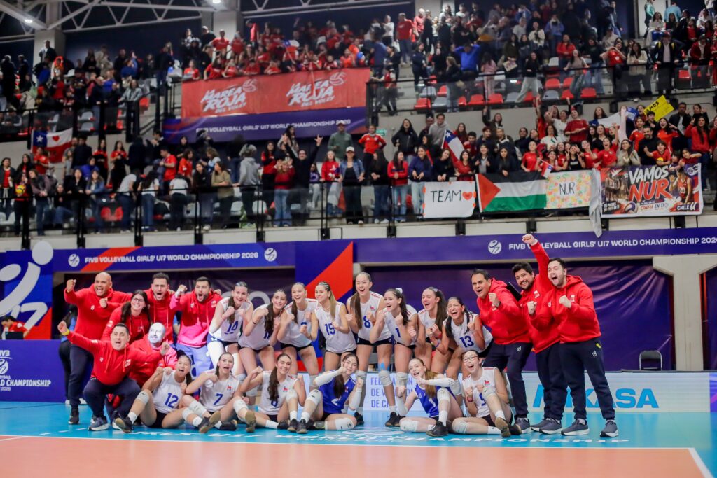 Selección chilena Sub 17 de voleibol logra su primera victoria y mantiene viva la esperanza de octavos