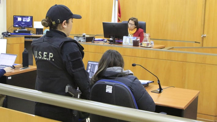 Formalizan a mujer por amenazas al Presidente Kast: Quedó con arraigo nacional y firma mensual