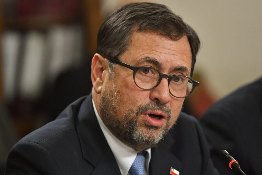 Oposición apunta a Canciller Pérez Mackenna por relación con EE.UU. y evalúa interpelación