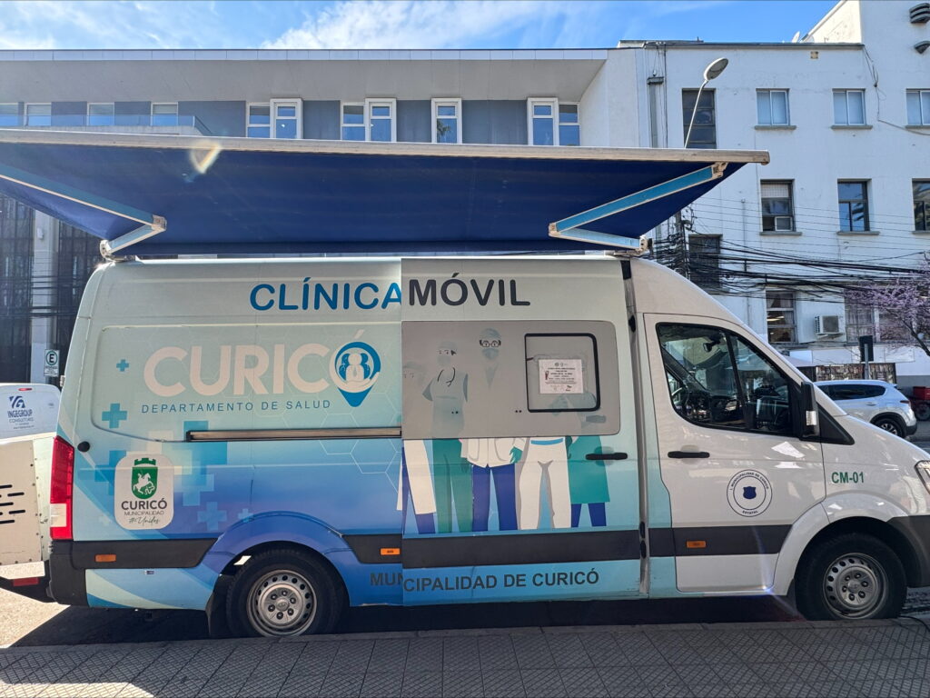 Clínica móvil del Departamento de Salud de Curicó realiza exámenes preventivos PAP gratis