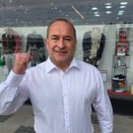 Diputado Valdés presenta proyecto de ley para garantizar baños gratuitos en locales comerciales