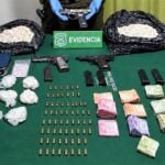 Ocho kilos de droga, tres pistolas y cinco millones en efectivo: cae sujeto tras persecución en Curicó