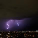 DMC emite aviso por tormentas eléctricas y vientos de hasta 80 km/h en zona centro-sur
