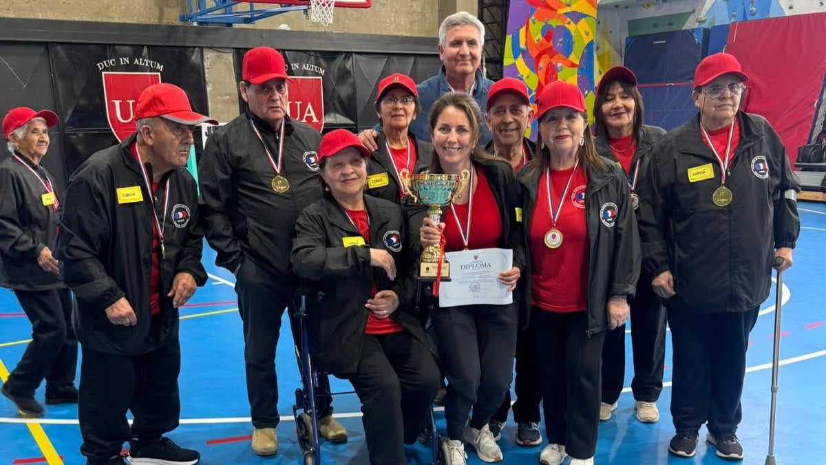 Taller de adultos mayores de Curicó se corona campeón regional de bochas en Talca