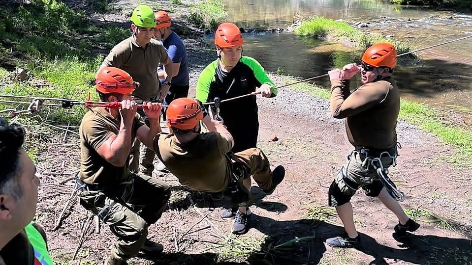 Especialistas en montaña de Carabineros actualizan sus capacidades operativas en la precordillera curicana