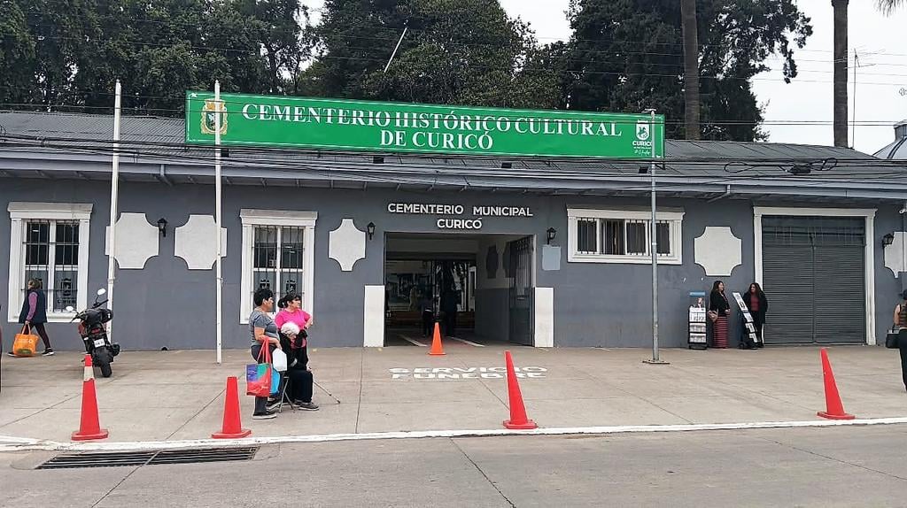 Cementerio de Curicó: Formalizarán a exfuncionario que borró base de datos