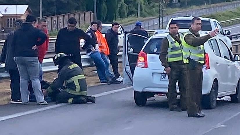 Mujer embarazada resulta lesionada tras colisión múltiple en la Ruta 5 Sur