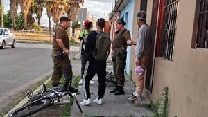 Carabineros frustra robo en céntrico bar de Curicó y detiene a un sujeto con amplio prontuario