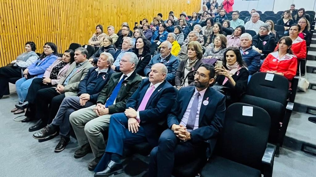 Día contra el Cáncer de Mama: Hospital de Curicó proyecta la creación de un centro oncológico integral