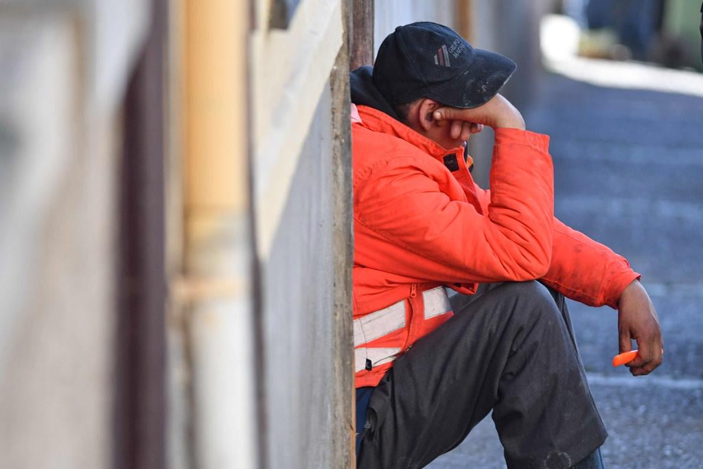 Desempleo en Chile se agrava: Tasa alcanza el 9,8% y la ocupación desciende