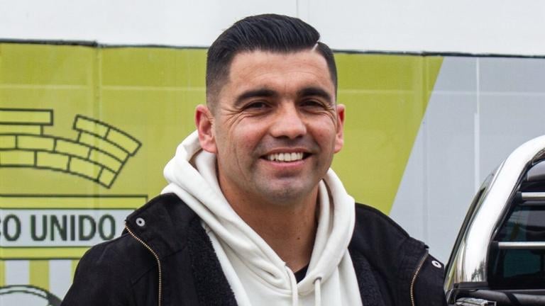 Luis Santelices confirma primeros invitados a su partido de despedida en Curicó: "Feliz por el recibimiento de la gente"