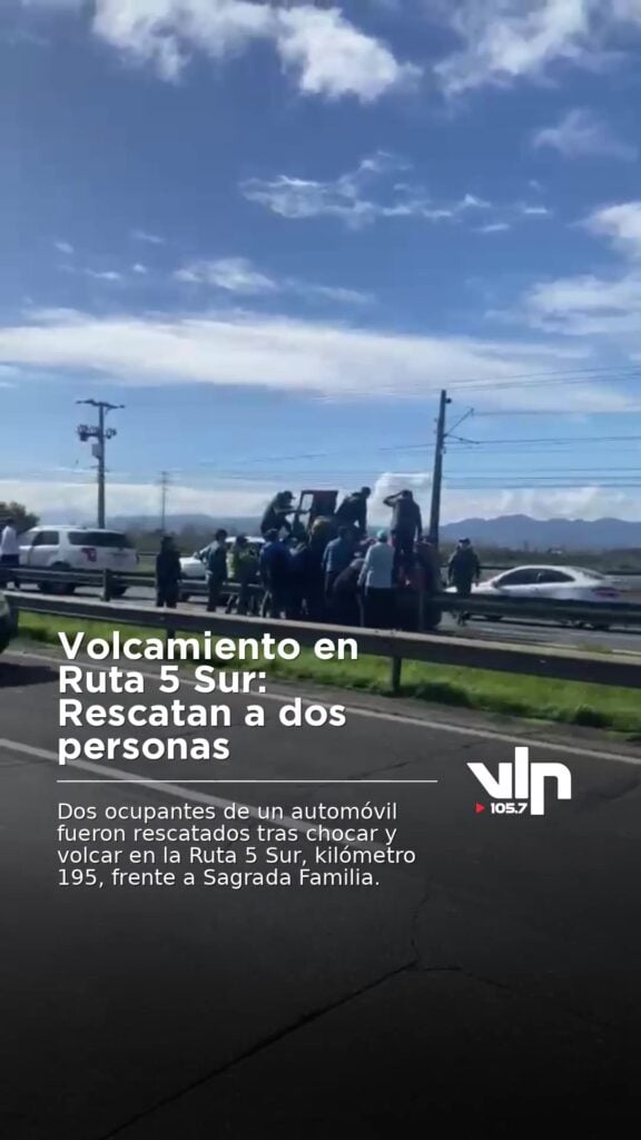 Volcamiento en Ruta 5 Sur: Rescatan a dos personas