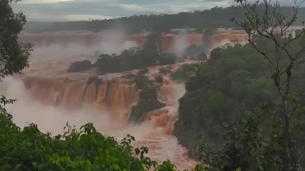 Crecida del río Iguazú restringe acceso al parque
