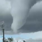 Confirman la ocurrencia de un tornado en Retiro que provocó daños y caída de árboles