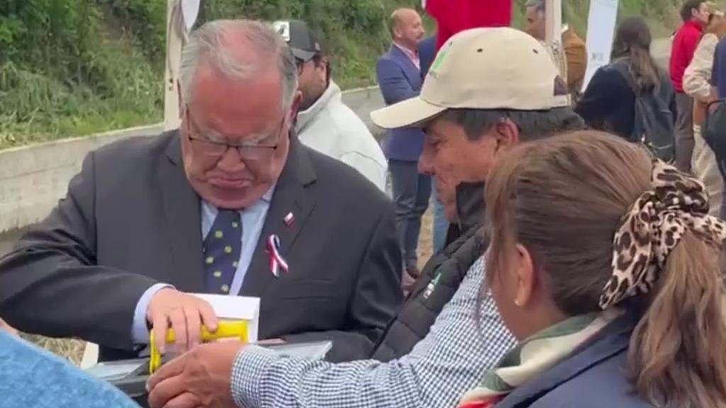 Agricultores piden la renuncia del ministro Campos